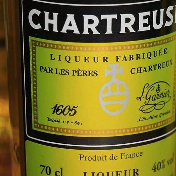 Licor Chartreuse Yellow 700 ml - Cocktail Shop