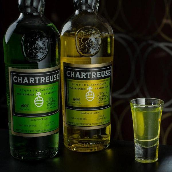 Licor Chartreuse Yellow 700 ml - Cocktail Shop